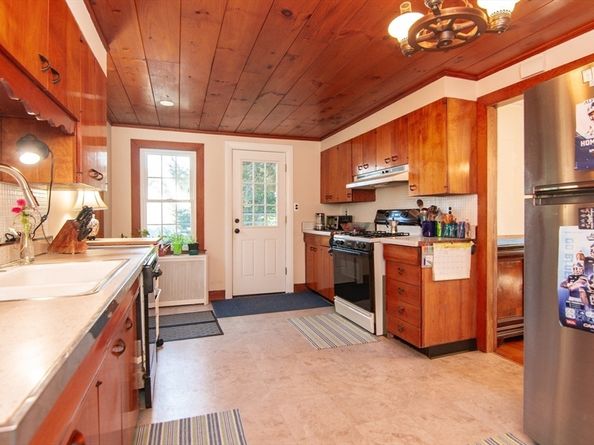 81 Prentice St, Waltham MA 02451
