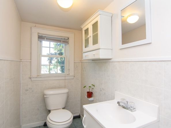 81 Prentice St, Waltham MA 02451