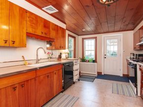 81 Prentice St, Waltham MA 02451