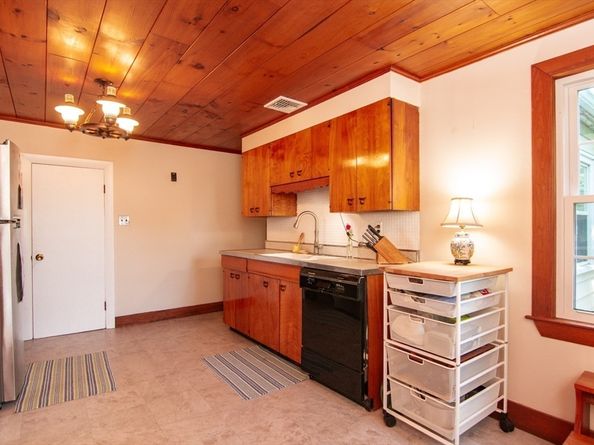 81 Prentice St, Waltham MA 02451