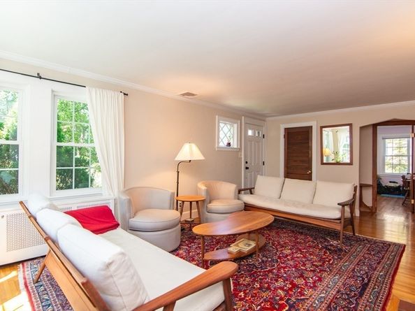 81 Prentice St, Waltham MA 02451