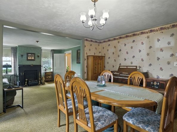 5 Circle St, Templeton MA 01436