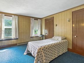5 Circle St, Templeton MA 01436