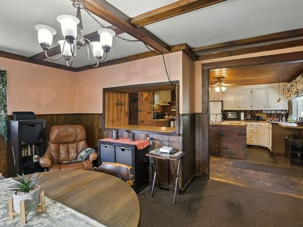 5 Circle St, Templeton MA 01436