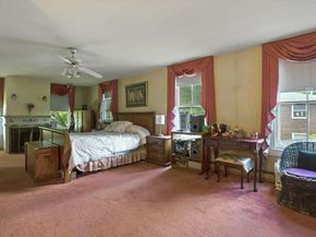 5 Circle St, Templeton MA 01436
