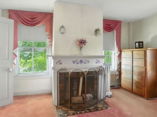 5 Circle St, Templeton MA 01436