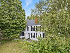 5 Circle St, Templeton MA 01436
