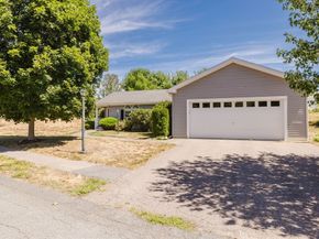 2602 Green St, Middleboro MA 02346