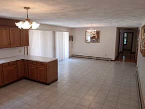 5 College Pond Dr, Danvers MA 01923