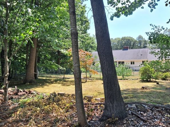 5 College Pond Dr, Danvers MA 01923