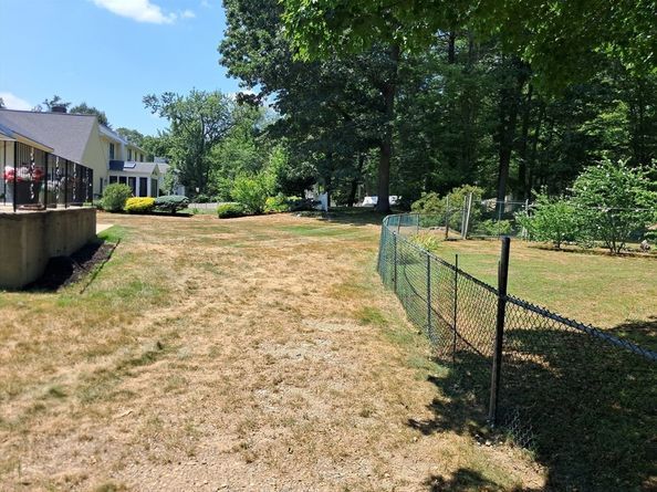 5 College Pond Dr, Danvers MA 01923