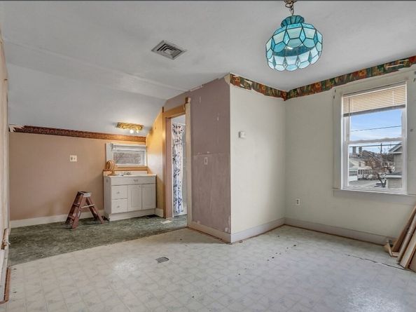 36 2nd St, Fitchburg MA 01420