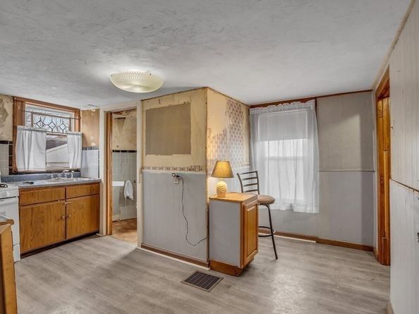 36 2nd St, Fitchburg MA 01420