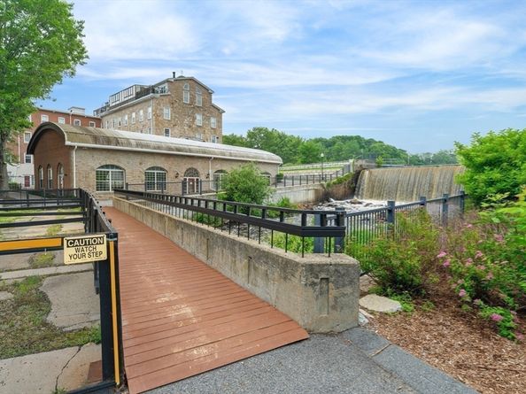 16 N Stone Mill Drive 1014, Dedham MA 02026