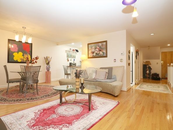 16 N Stone Mill Drive 1014, Dedham MA 02026