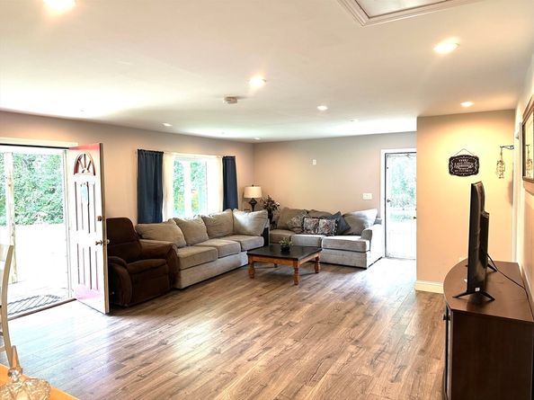121 South St, East Bridgewater MA 02333