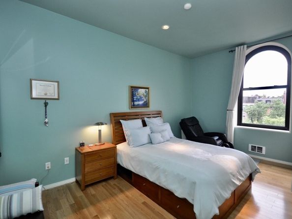 160 Commonwealth Ave 513, Boston MA 02116