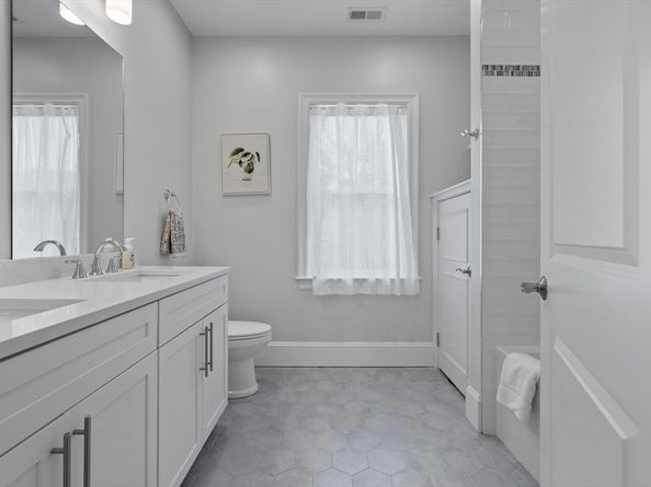 4 Coyne Road 4, Newton MA 02468