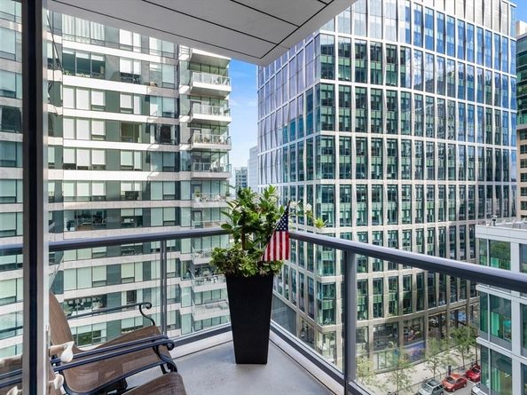 22 Liberty Dr 9H, Boston MA 02210