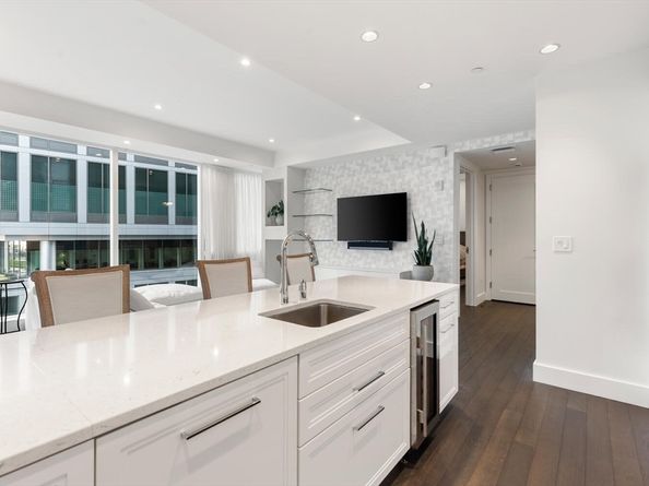 22 Liberty Dr 9H, Boston MA 02210