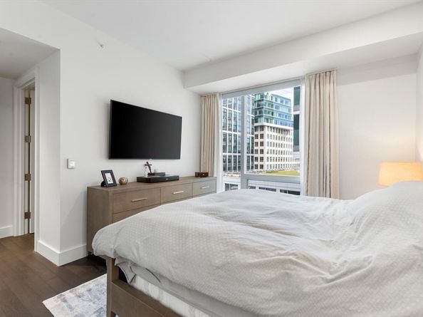 22 Liberty Dr 9H, Boston MA 02210