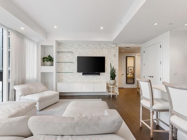 22 Liberty Dr 9H, Boston MA 02210