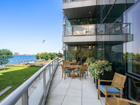 22 Liberty Dr 9H, Boston MA 02210