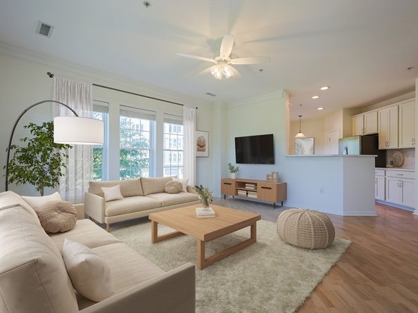 9 Morgan Dr. 109, Natick MA 01760