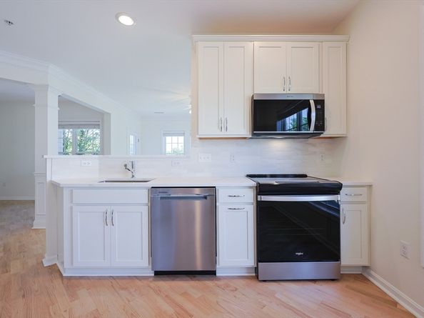 9 Morgan Dr. 109, Natick MA 01760
