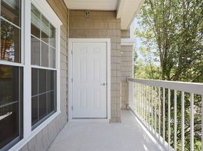 9 Morgan Dr. 109, Natick MA 01760