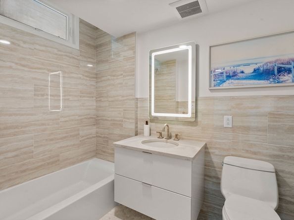 120 Nantasket 304, Hull MA 02045