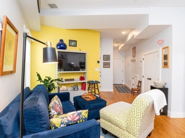 15 Swift Terrace 1, Boston MA 02128