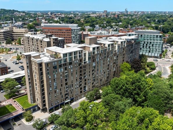 33 Pond Ave 603, Brookline MA 02445