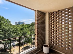 33 Pond Ave 603, Brookline MA 02445