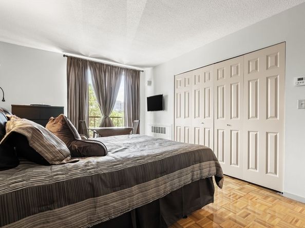 33 Pond Ave 603, Brookline MA 02445