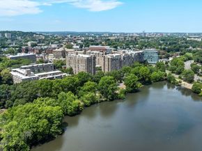 33 Pond Ave 603, Brookline MA 02445
