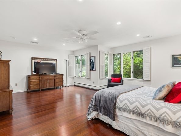 415 Dedham St D, Newton MA 02459