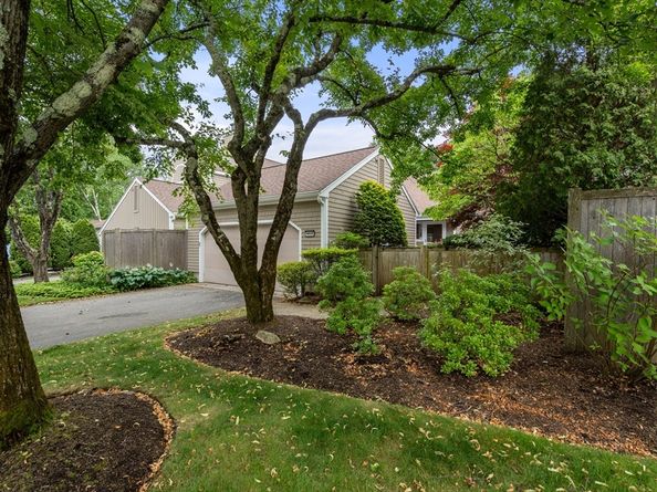 415 Dedham St D, Newton MA 02459