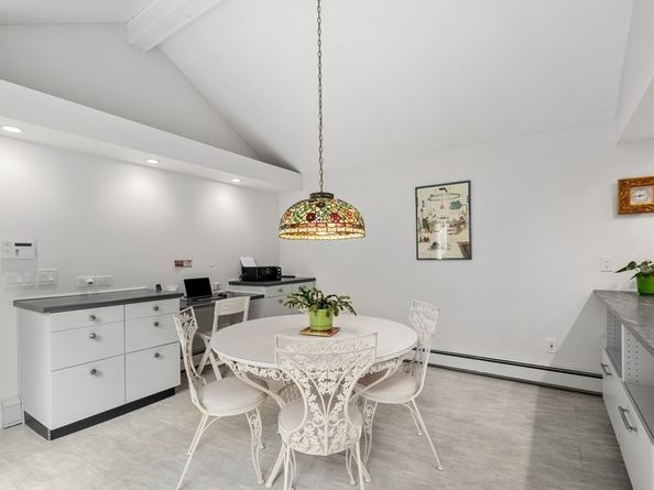 415 Dedham St D, Newton MA 02459