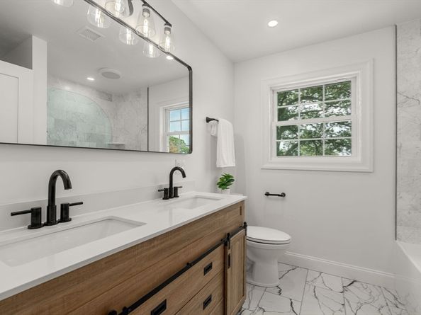 1427 Quincy Shore Dr, Quincy MA 02169