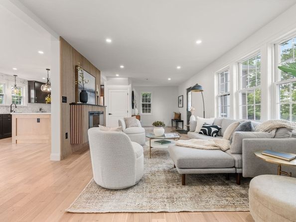 1427 Quincy Shore Dr, Quincy MA 02169