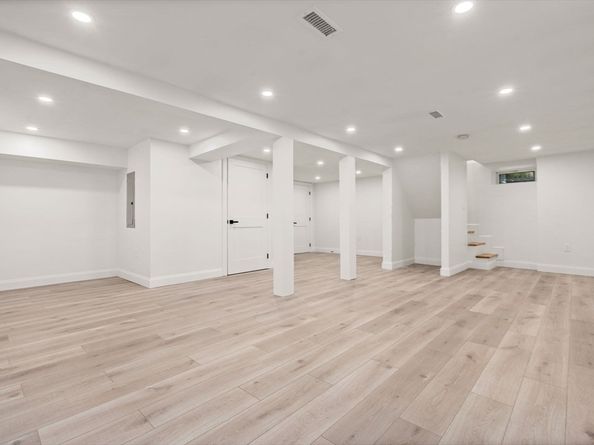 1427 Quincy Shore Dr, Quincy MA 02169
