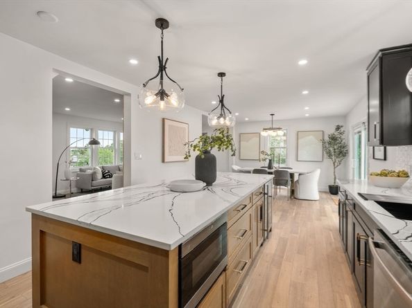 1427 Quincy Shore Dr, Quincy MA 02169