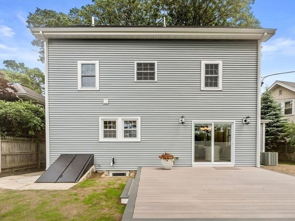 1427 Quincy Shore Dr, Quincy MA 02169