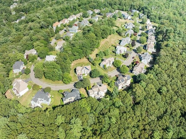 105 Weyland Circle, North Andover MA 01845