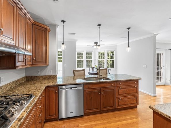 105 Weyland Circle, North Andover MA 01845