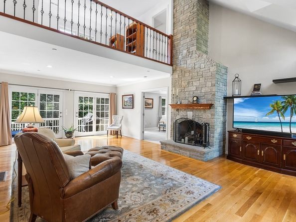 105 Weyland Circle, North Andover MA 01845
