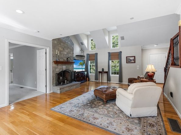 105 Weyland Circle, North Andover MA 01845