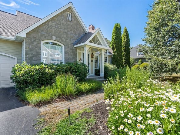 105 Weyland Circle, North Andover MA 01845