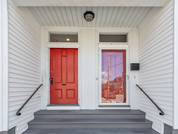 67 Essex St 1, Salem MA 01970